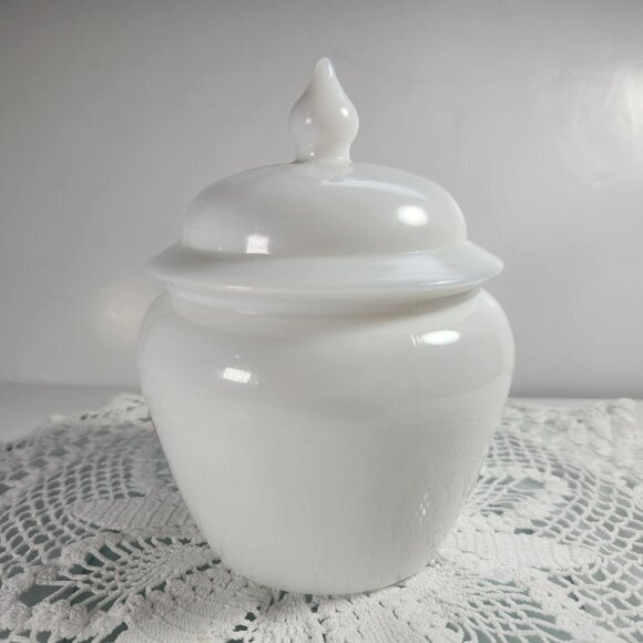Avon Dynasty Milk Glass Candle Holder Bird on Branch with Flowers Vintage 1980s - Picture 6 of 14